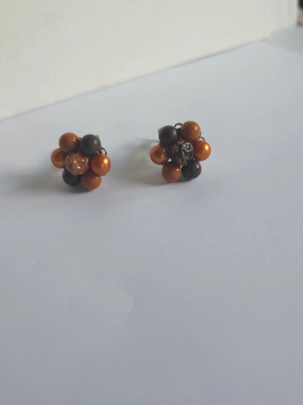 Vintage 1950s Japan Orange Brown Bead Cluster Clip On Earrings Autumn Foil - Picture 4 of 10